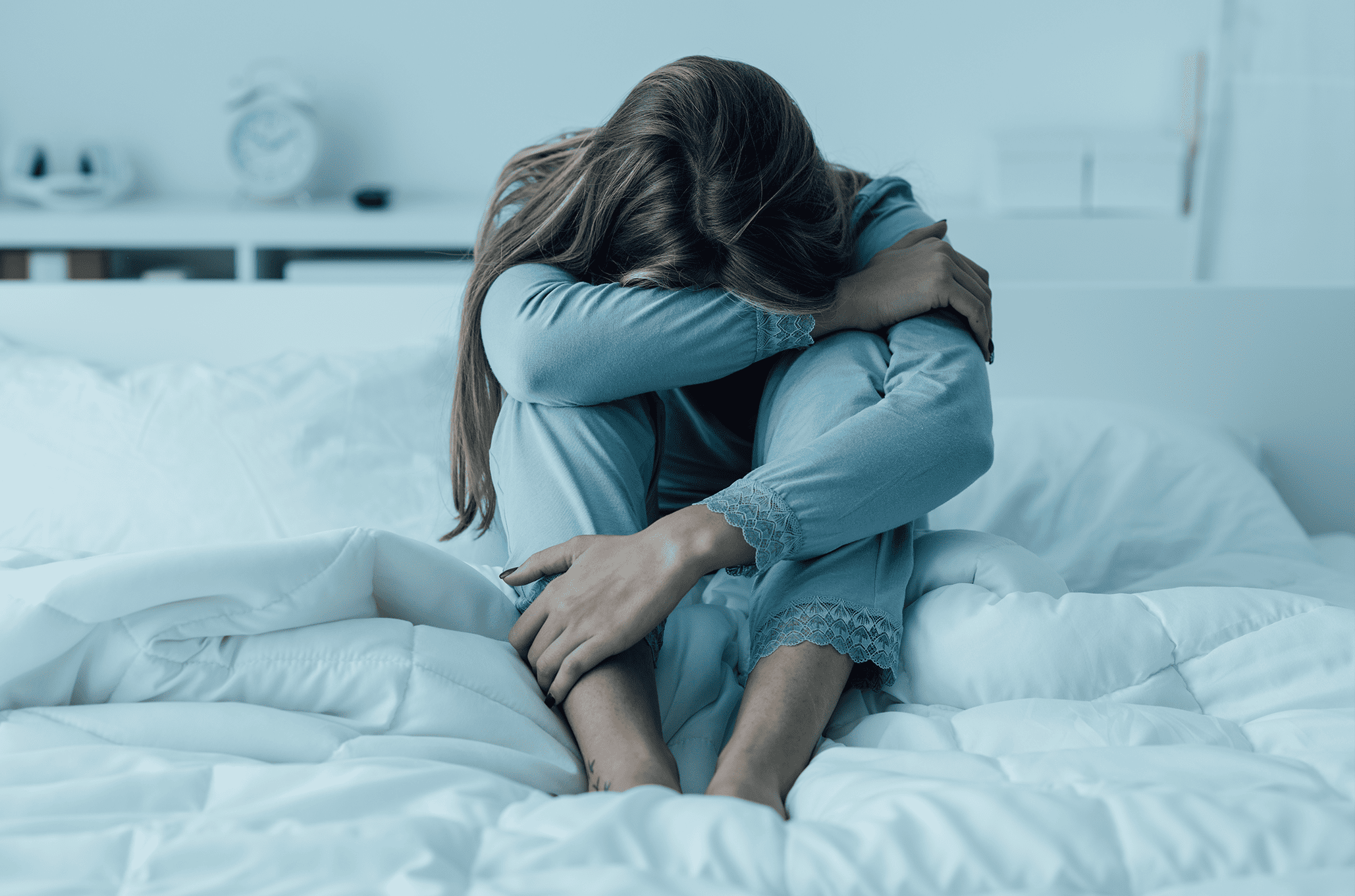 Ansiedade noturna: por que os pensamentos aceleram à noite e como acalmar a mente