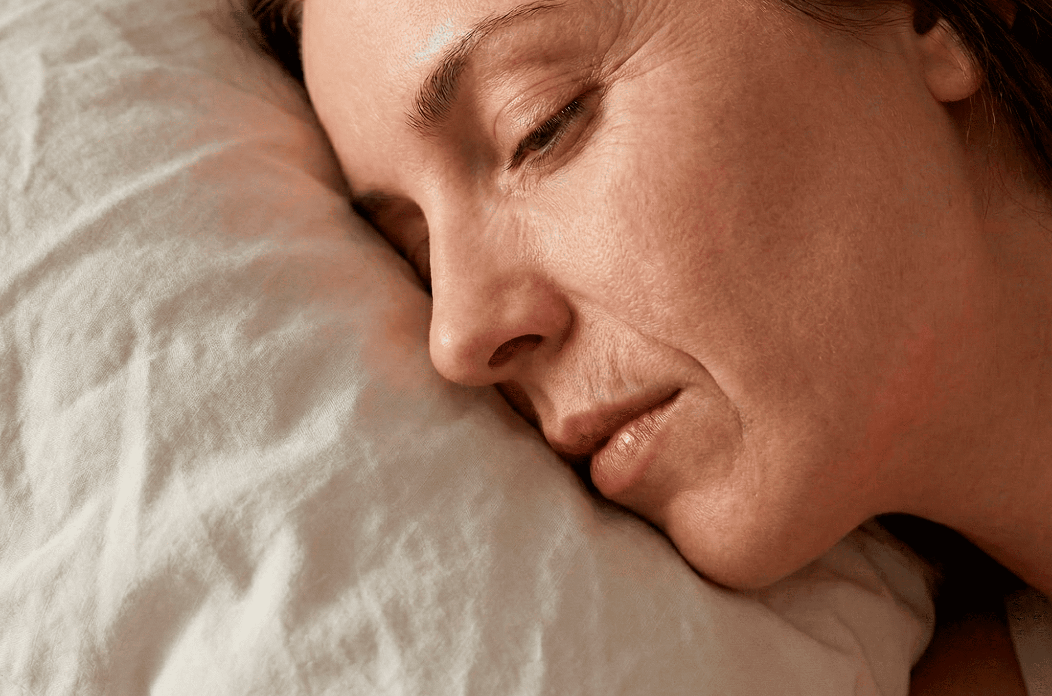 “Sleep Lines”: como seu travesseiro comum está causando rugas permanentes no seu rosto